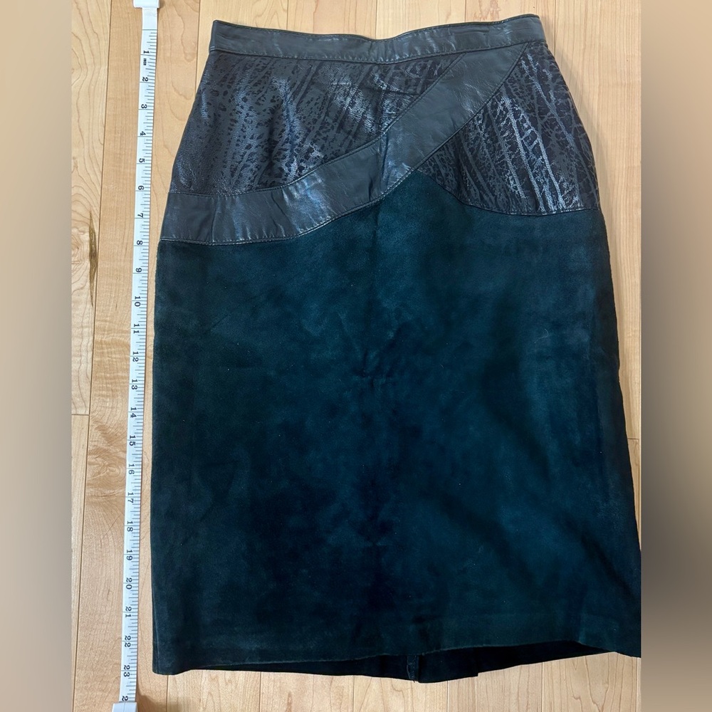 Danier Leather and Suede Pencil Skirt in Black - Picture 2 of 8